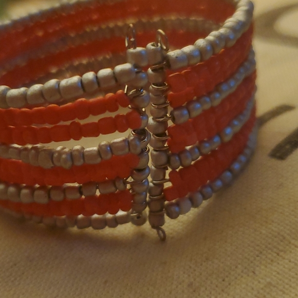 Seed beaded, style in handwired cuff bracelet - Picture 5 of 7